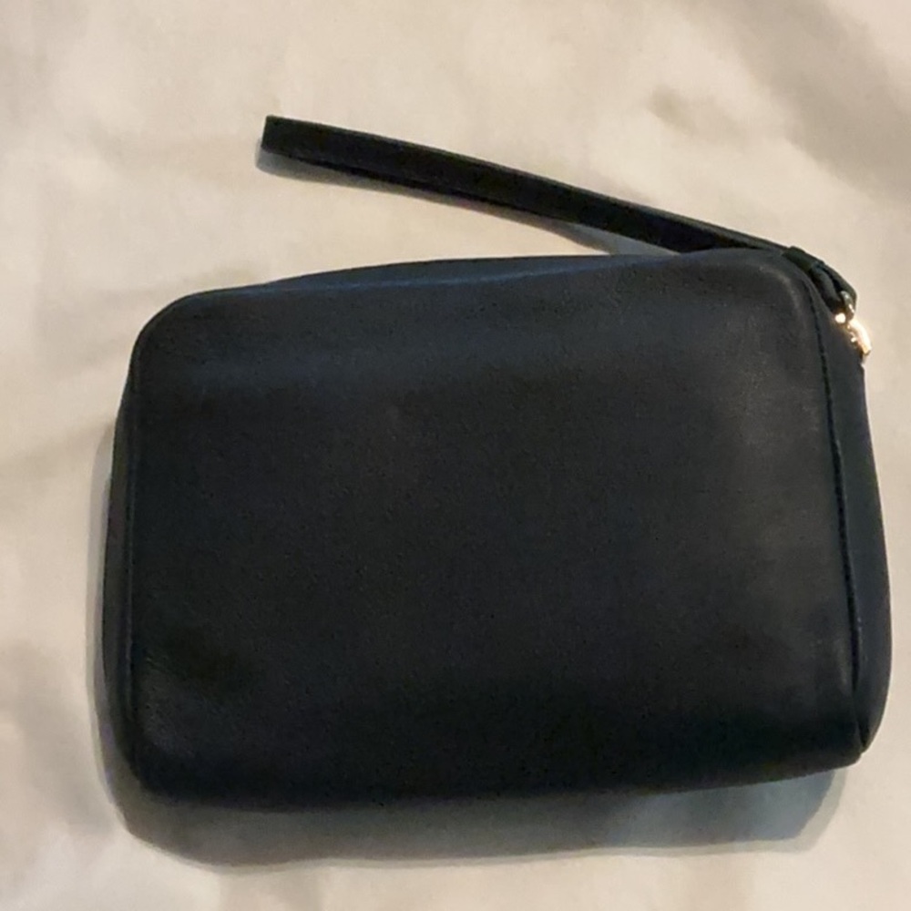 NWT Cole Haan Black Leather Wristlet with Navy Dust Bag - Picture 3 of 8